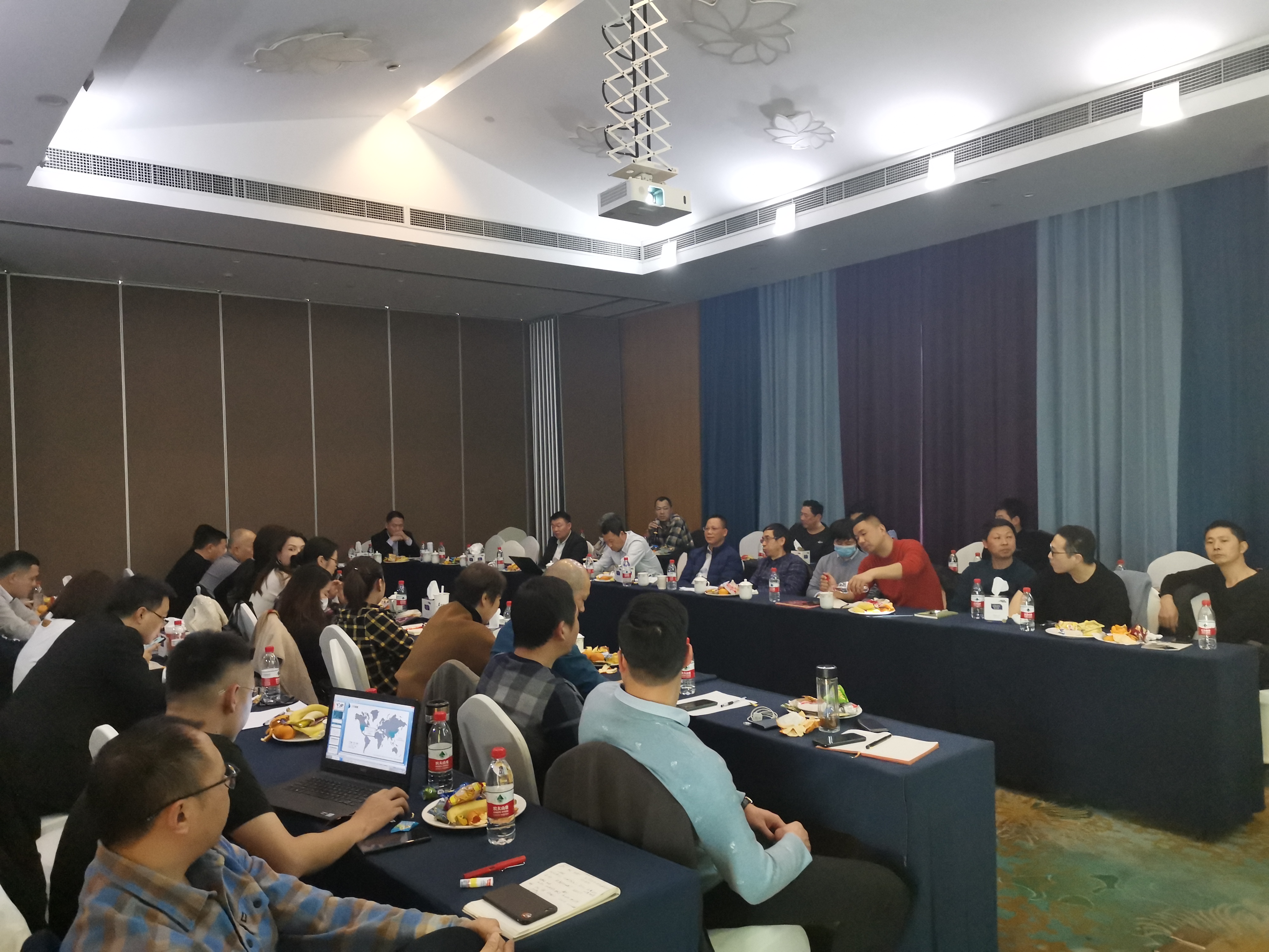 ກອງປະຊຸມການຕະຫຼາດປະຈໍາປີ 2021 ຂອງ Fangli Technology ໄດ້ຈັດຂຶ້ນຢ່າງສໍາເລັດຜົນ